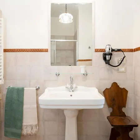 Palazzo Fiorenzi - Dimora Storica 4*